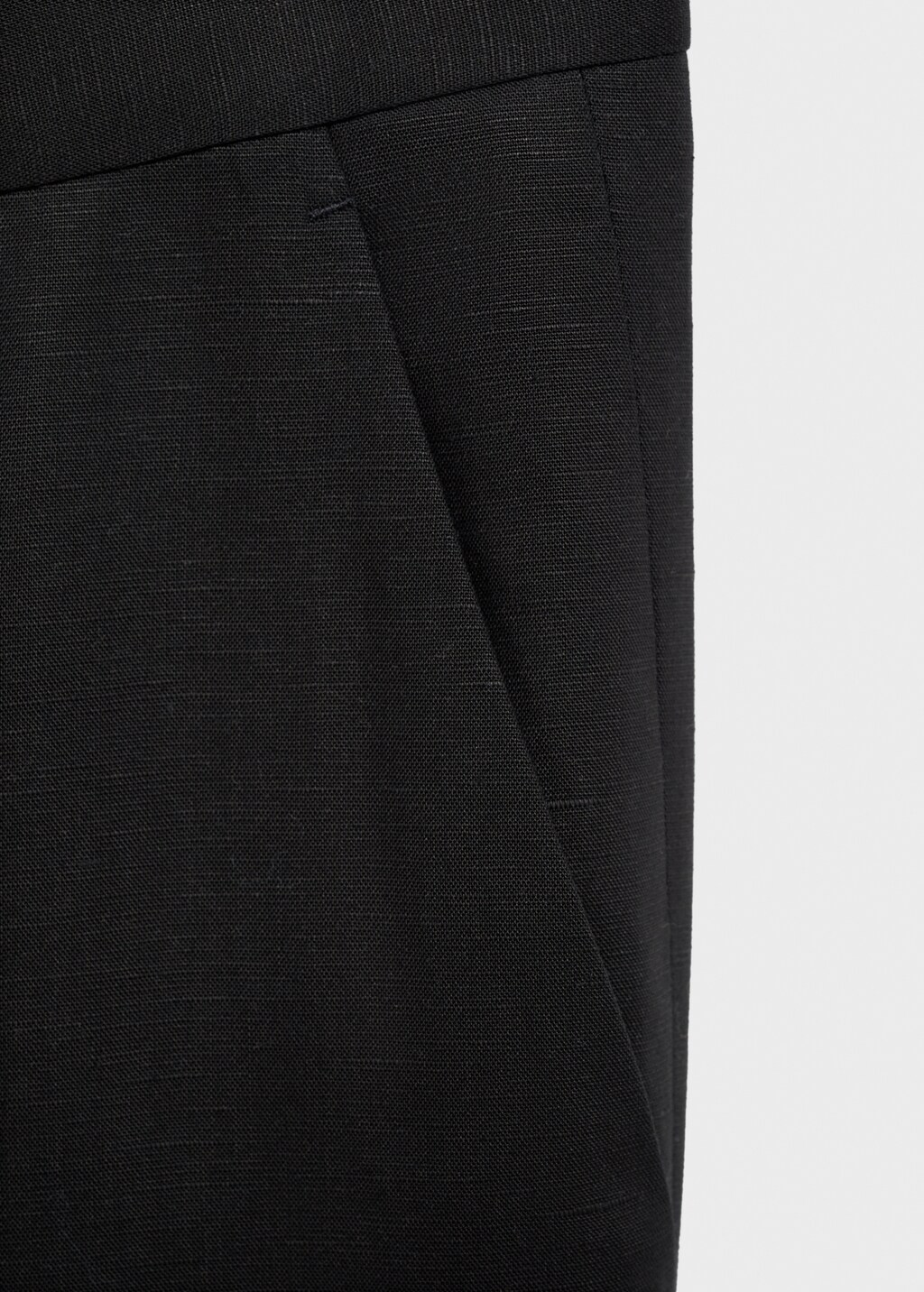 Straight-leg pants in a linen and lyocell blend 11 Straight-leg pants in a linen and lyocell blend