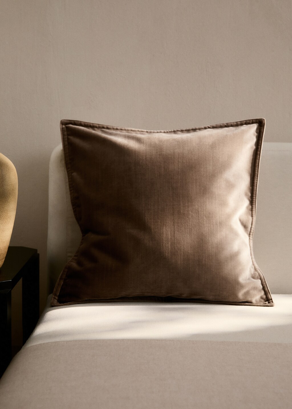 Cushion case primula
