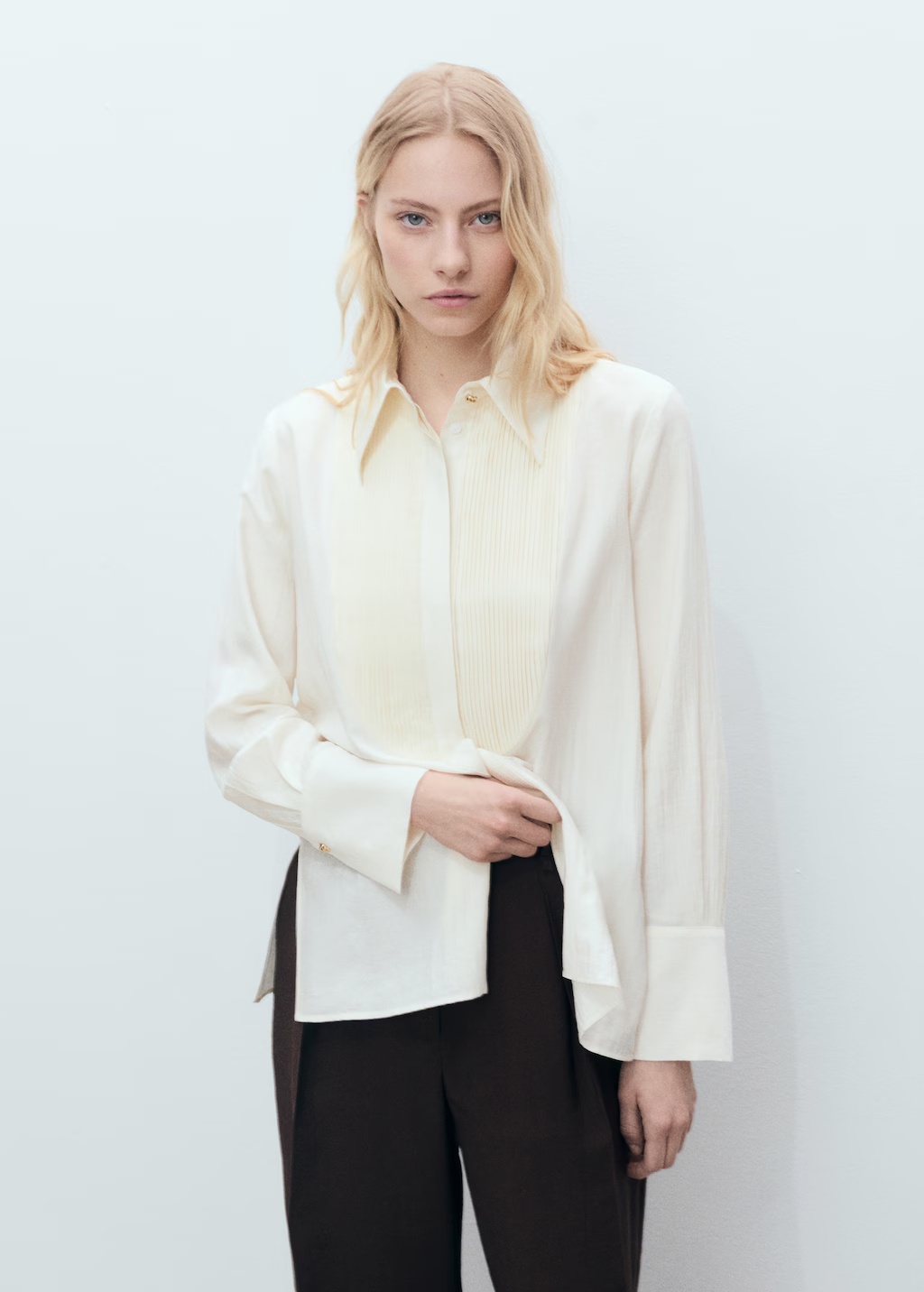 Fluid shirt with contrasting panel