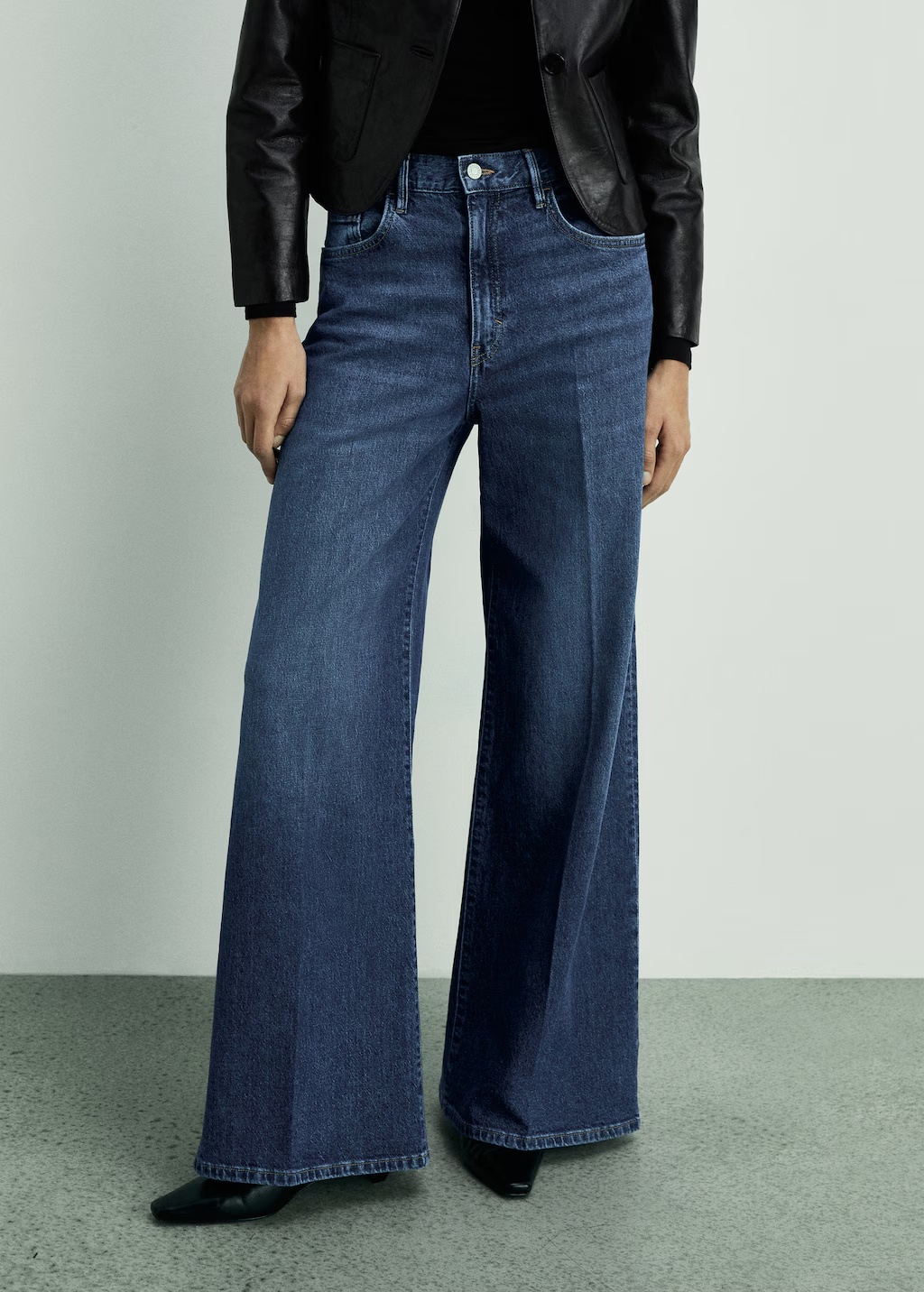 High-waisted wide-leg jeans