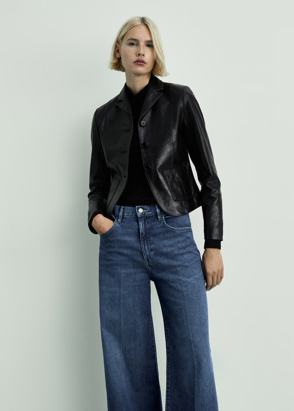 High-waisted wide-leg jeans 5 High-waisted wide-leg jeans