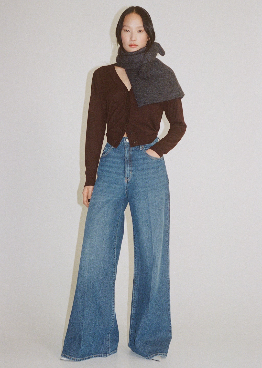 High-waisted wide-leg jeans 7 High-waisted wide-leg jeans