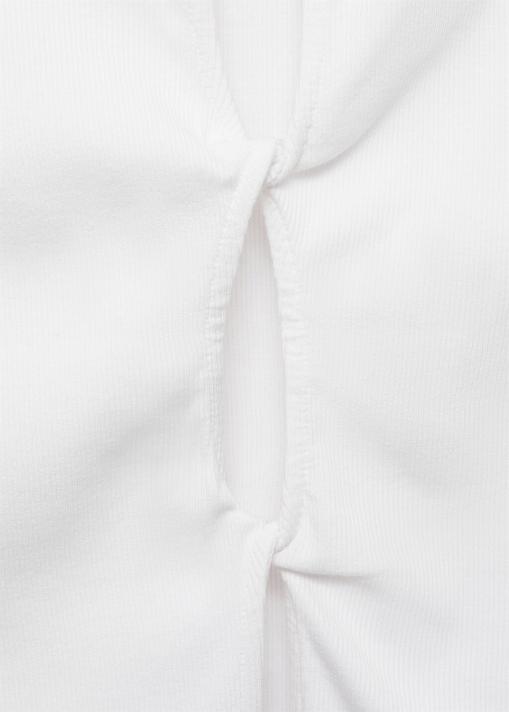 Top with interlocking back 8 Top with interlocking back