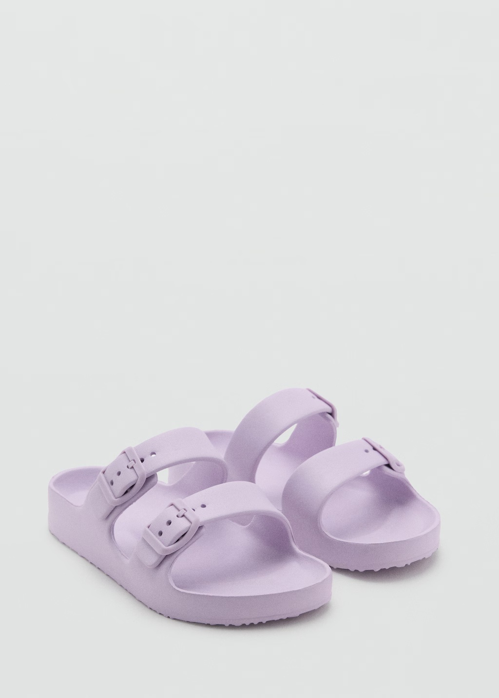 Flip-flops with buckle straps