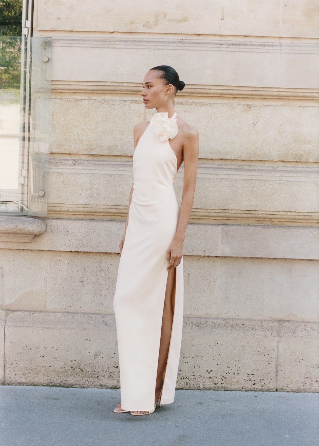 Draped halter-neck dress with flower motif 3 Draped halter-neck dress with flower motif