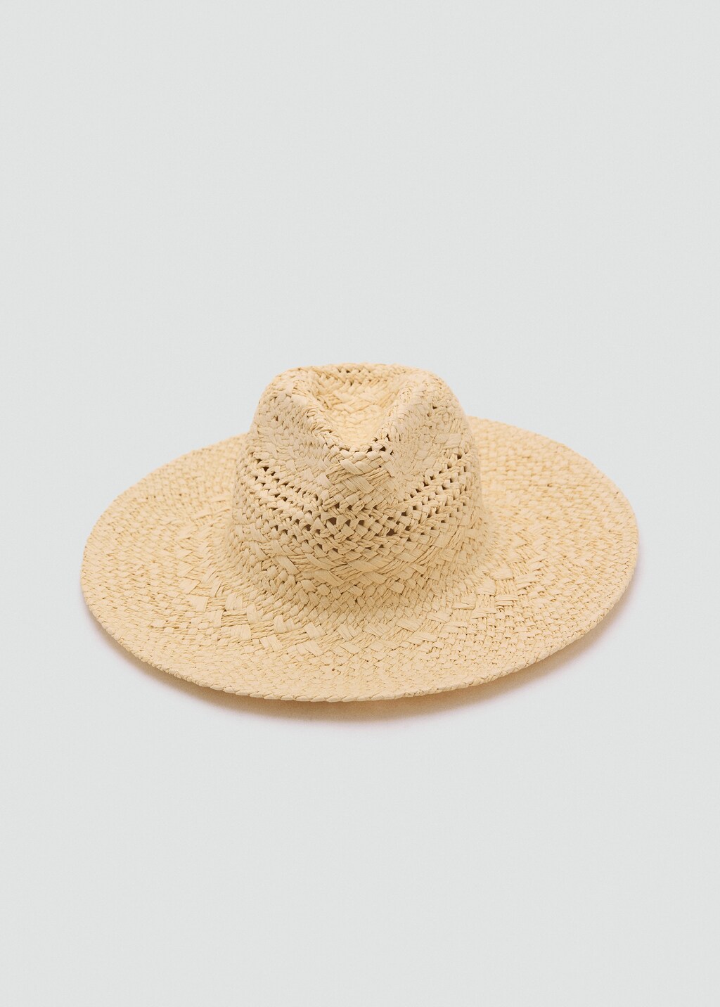 Natural fiber hat with openwork details