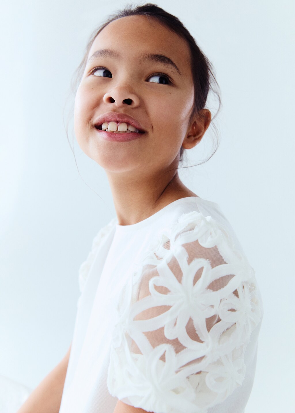 Embroidered short-sleeved t-shirt