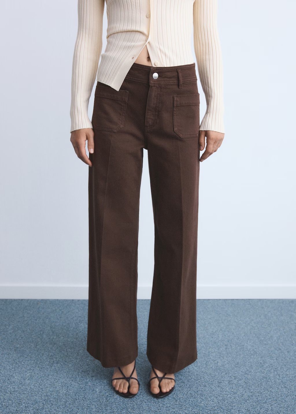 Wide leg jeans with pockets