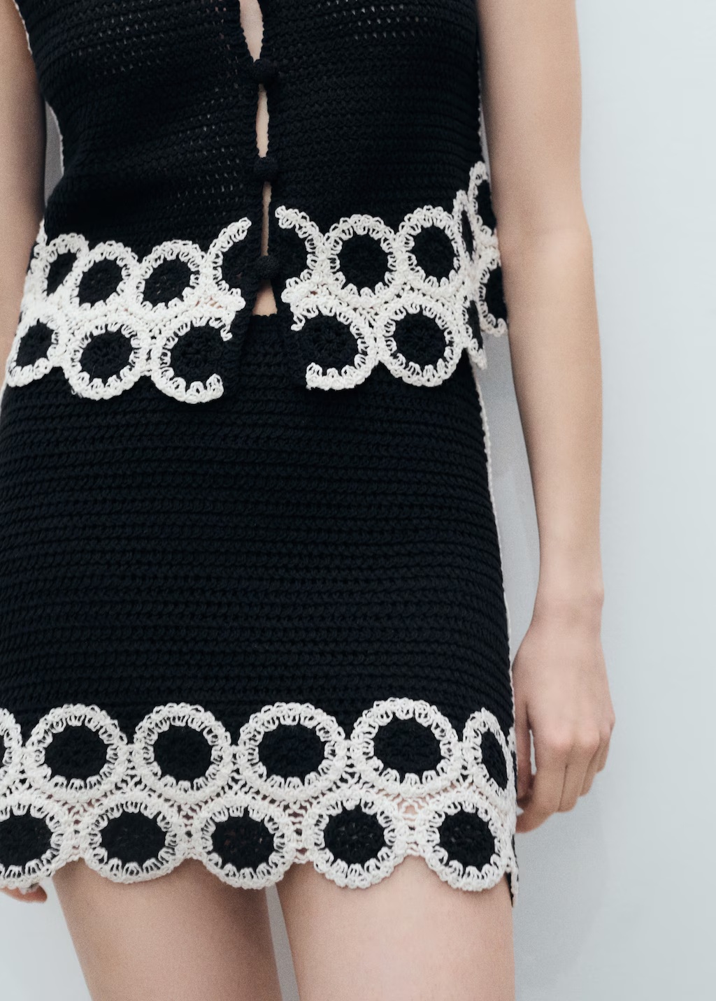 Circular-print crochet skirt