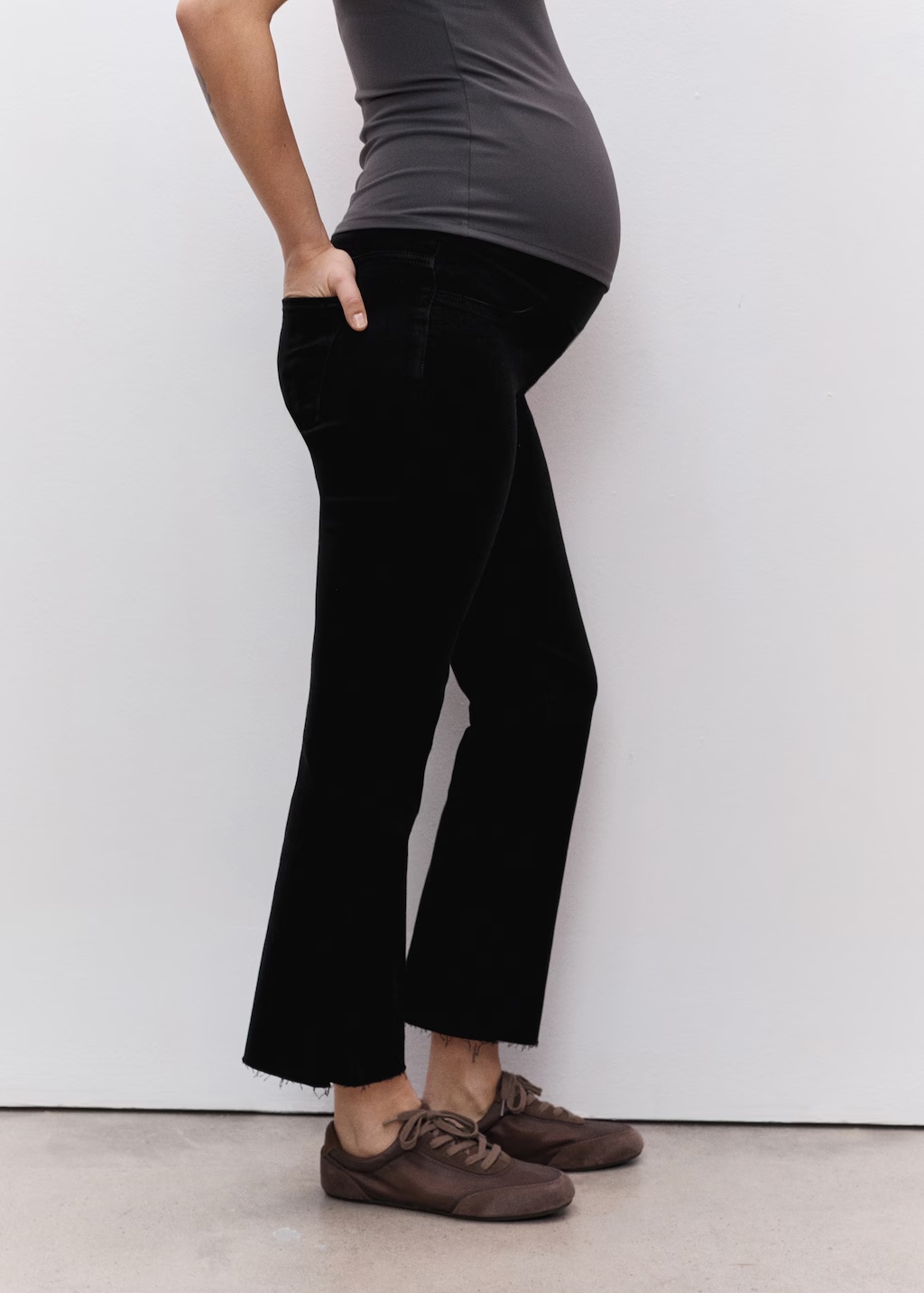 Maternity flared cropped jeans