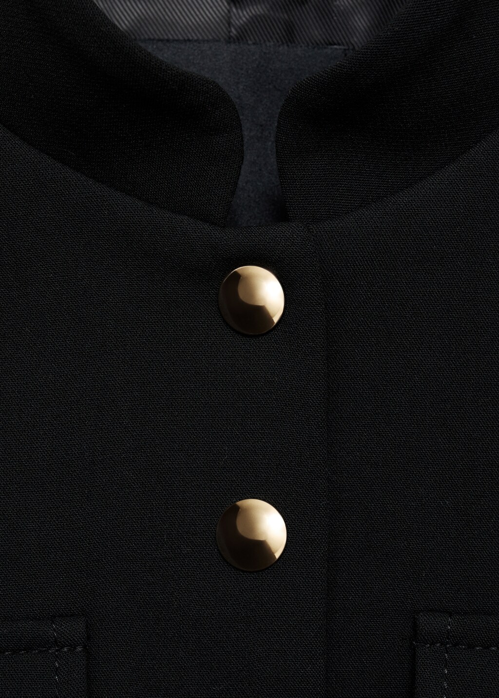 Jacket pockets with button detail 8 Jacket pockets with button detail