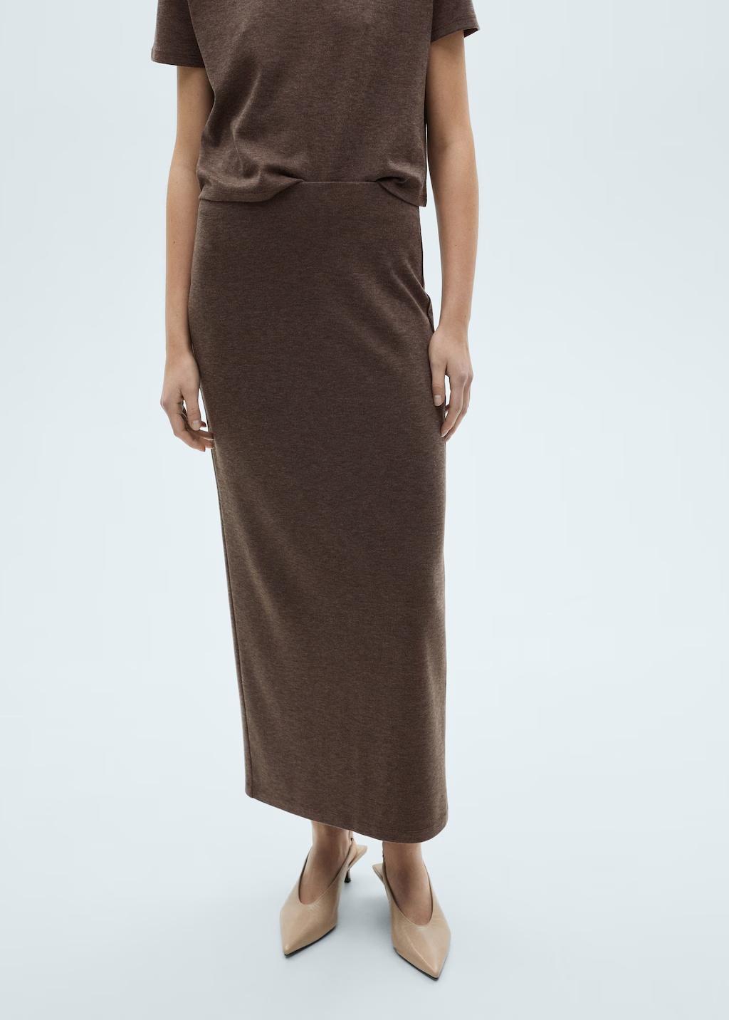 Slit knitted skirt