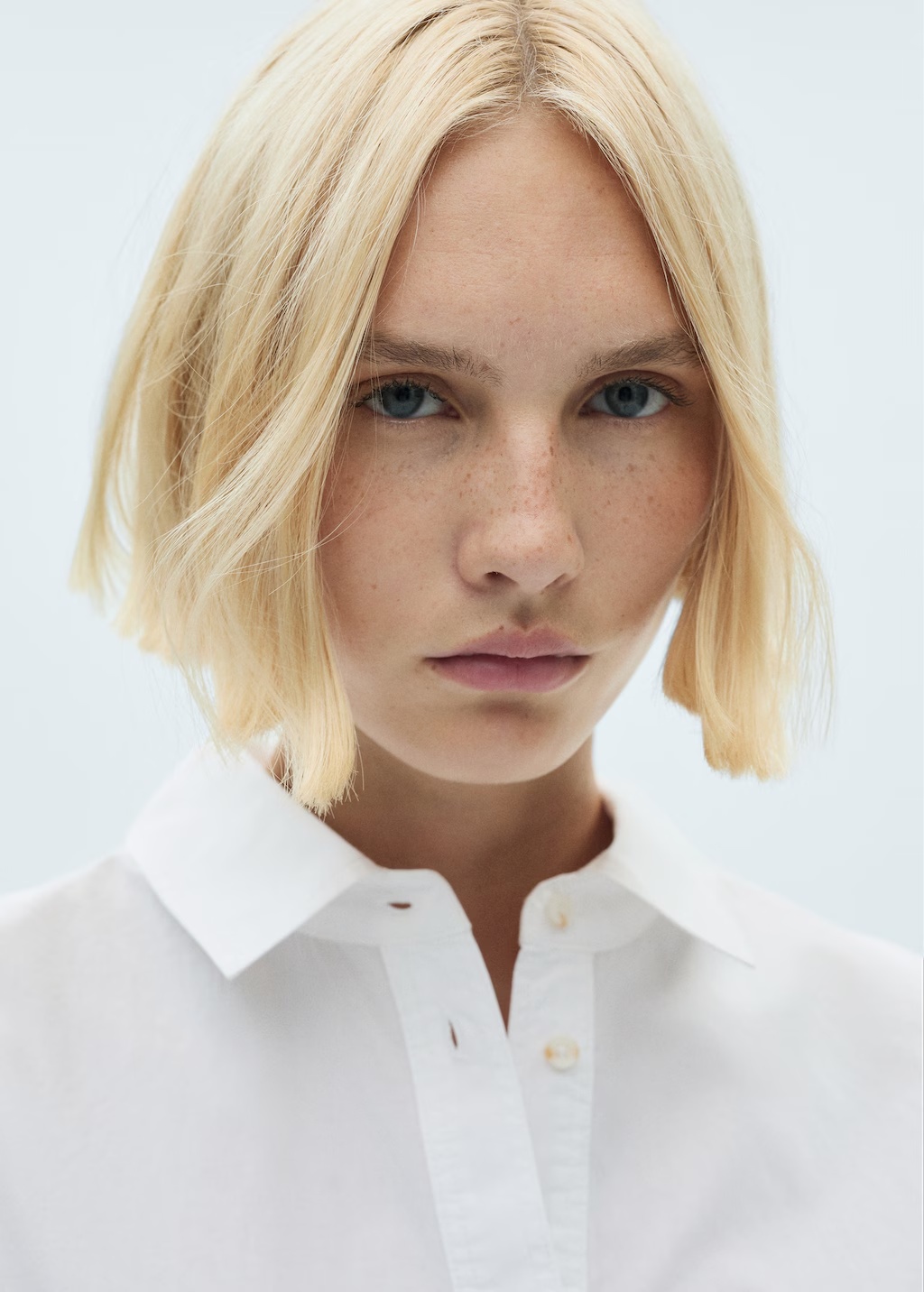 Cotton shirt with decorative button 5 Cotton shirt with decorative button