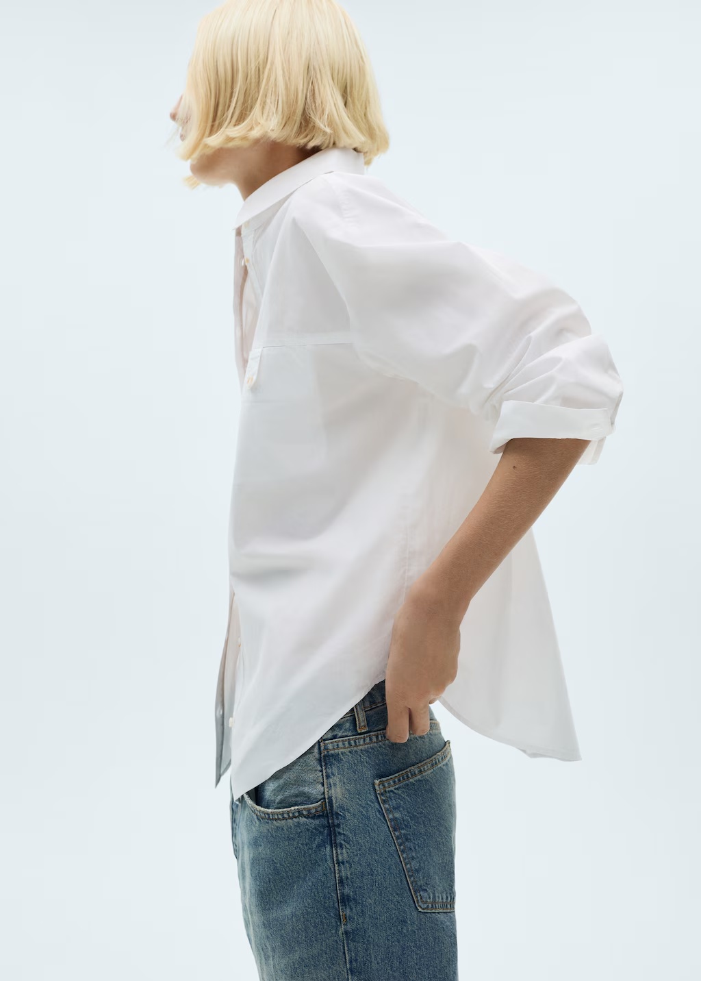 Cotton shirt with decorative button 6 Cotton shirt with decorative button