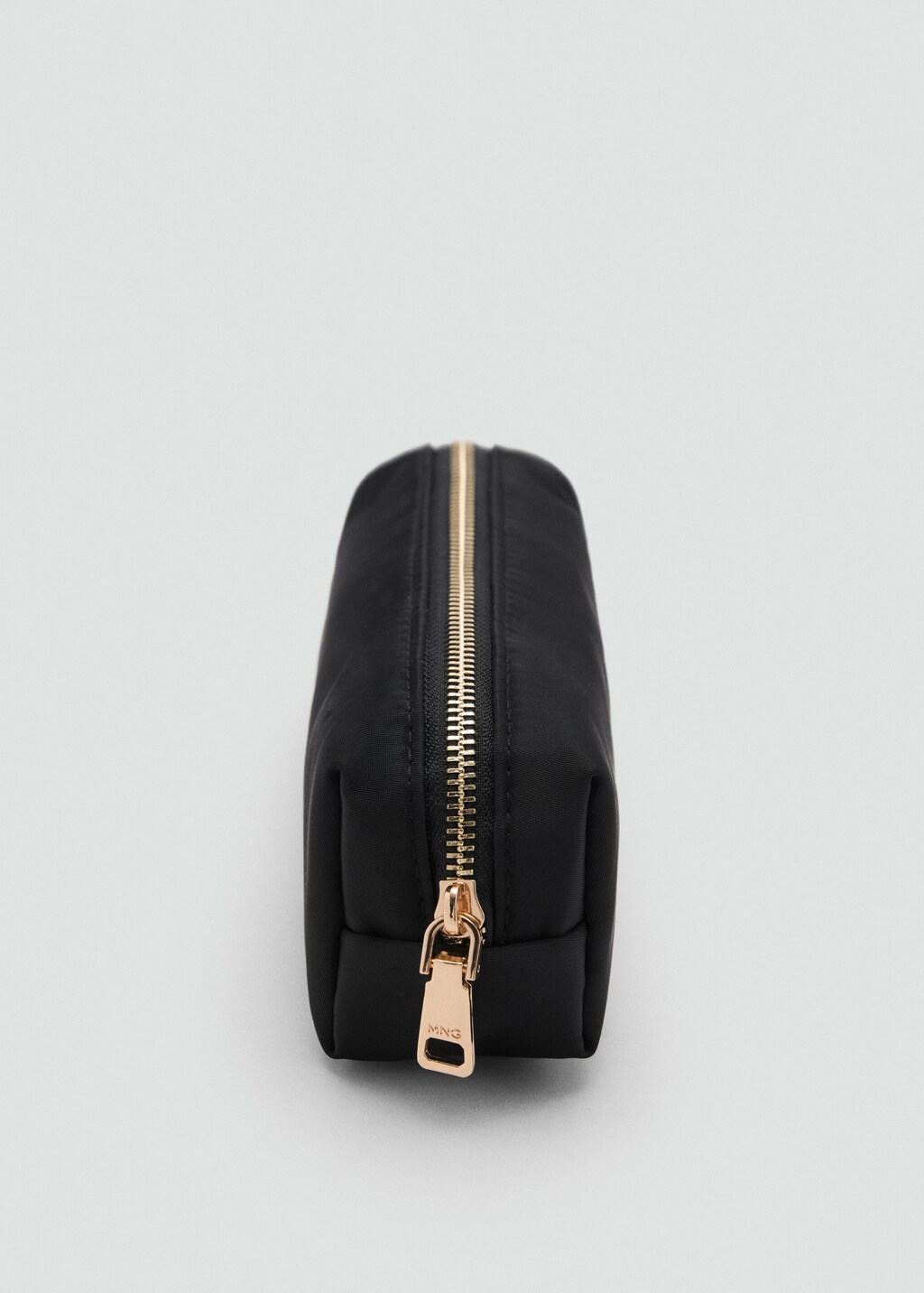 Nylon case with zip 4 Nylon case with zip