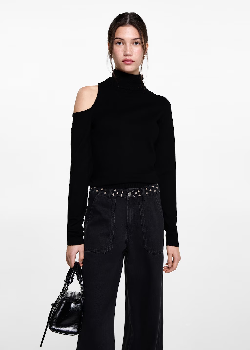 Asymmetrical sweater with shoulder opening