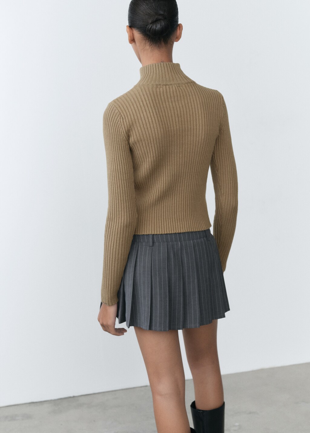 Perkins-neck sweater with logo 4 Perkins-neck sweater with logo