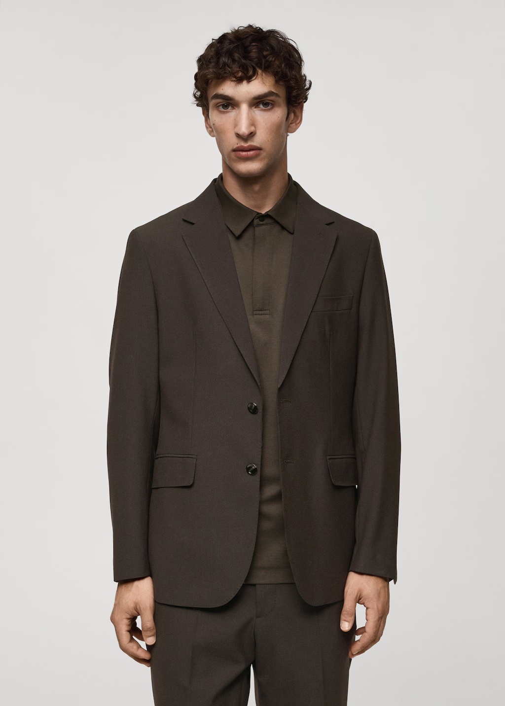 Crease-resistant wool suit jacket