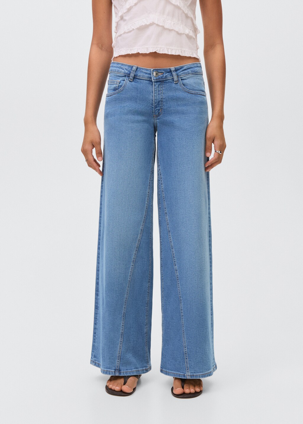 Low-waist wide leg jeans