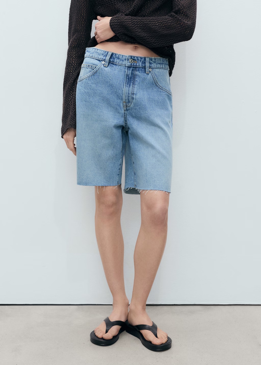 Frayed hem denim shorts