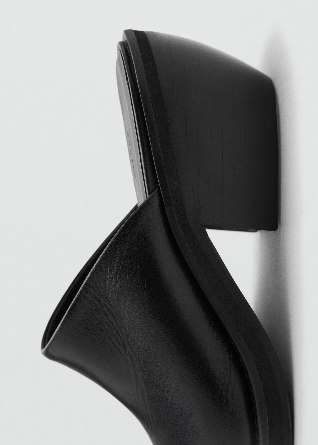 Leather shoes with metallic toe 6 Leather shoes with metallic toe