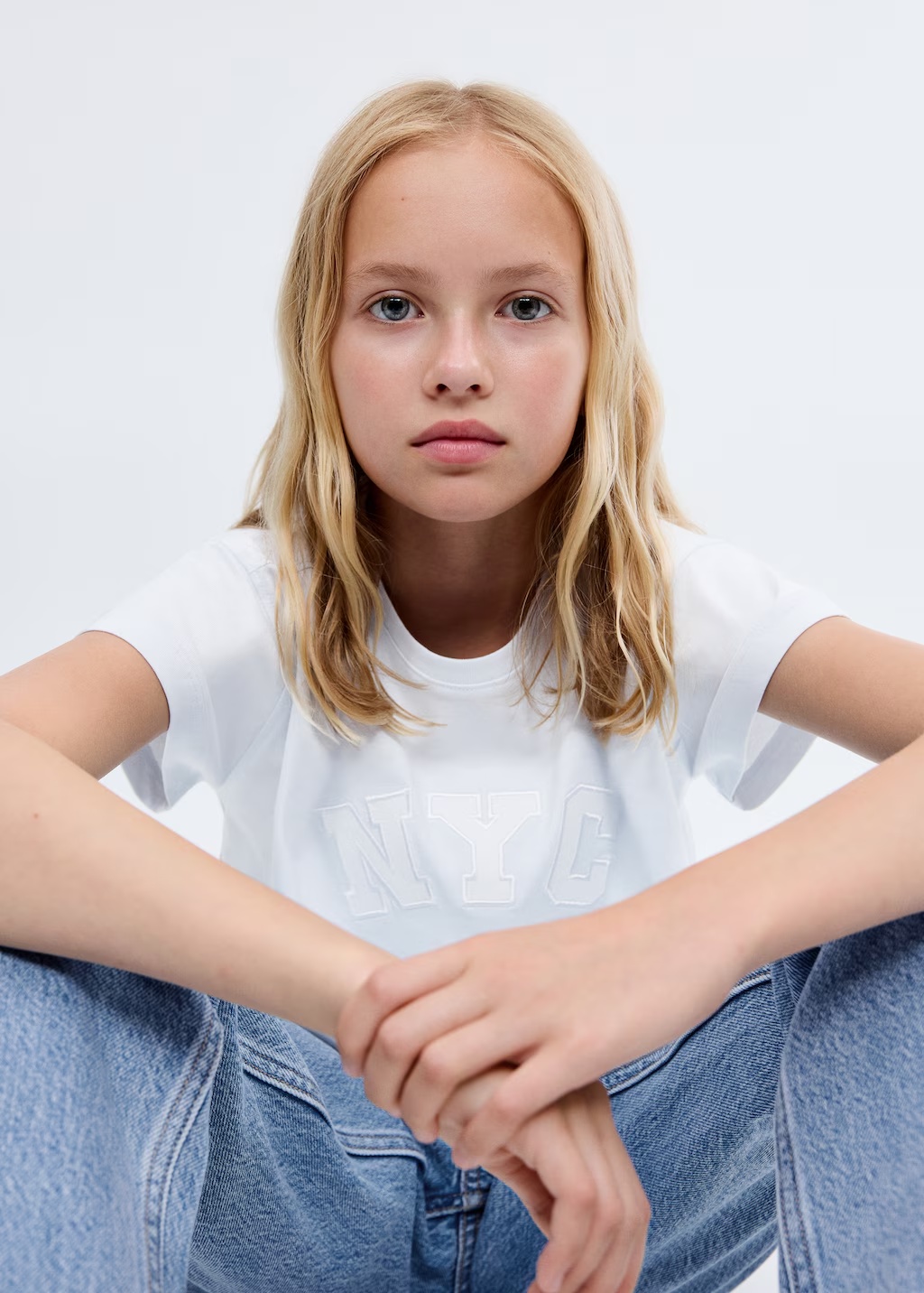 Embroidered short-sleeved t-shirt