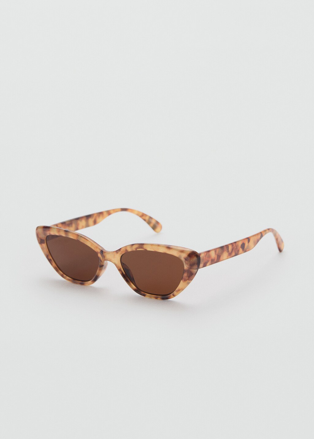 Cat-eye sunglasses