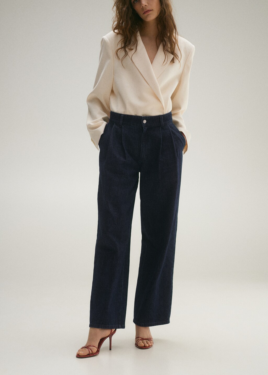 Rinse-wash wide leg jeans with pleats