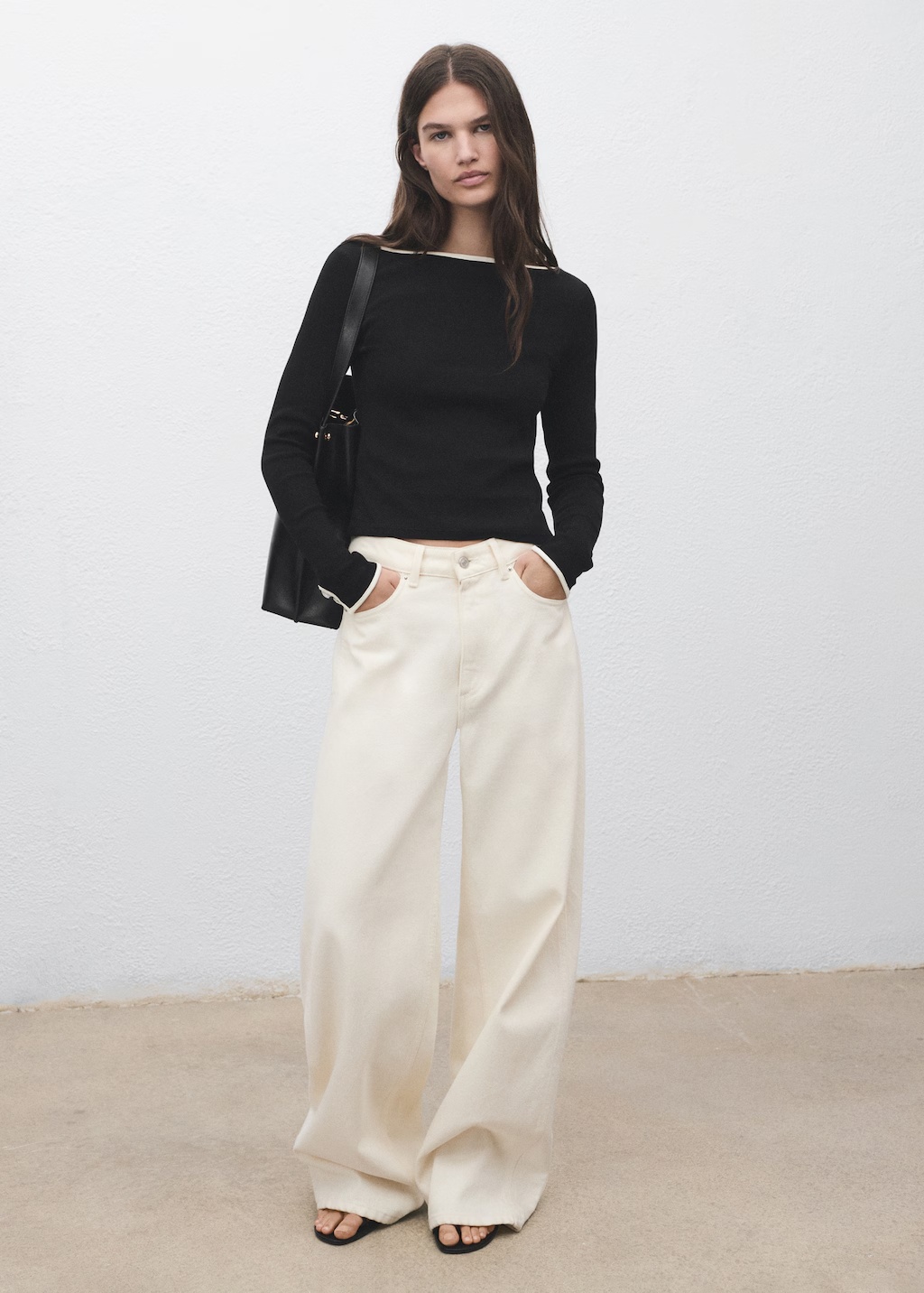 Cotton t-shirt with buttoned cuffs