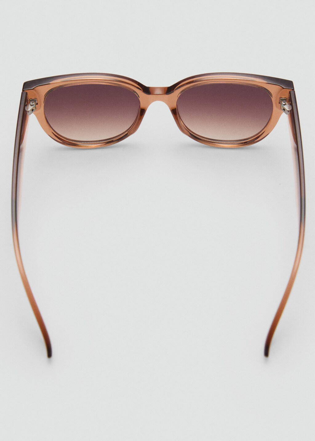 Round-framed sunglasses 4 Round-framed sunglasses