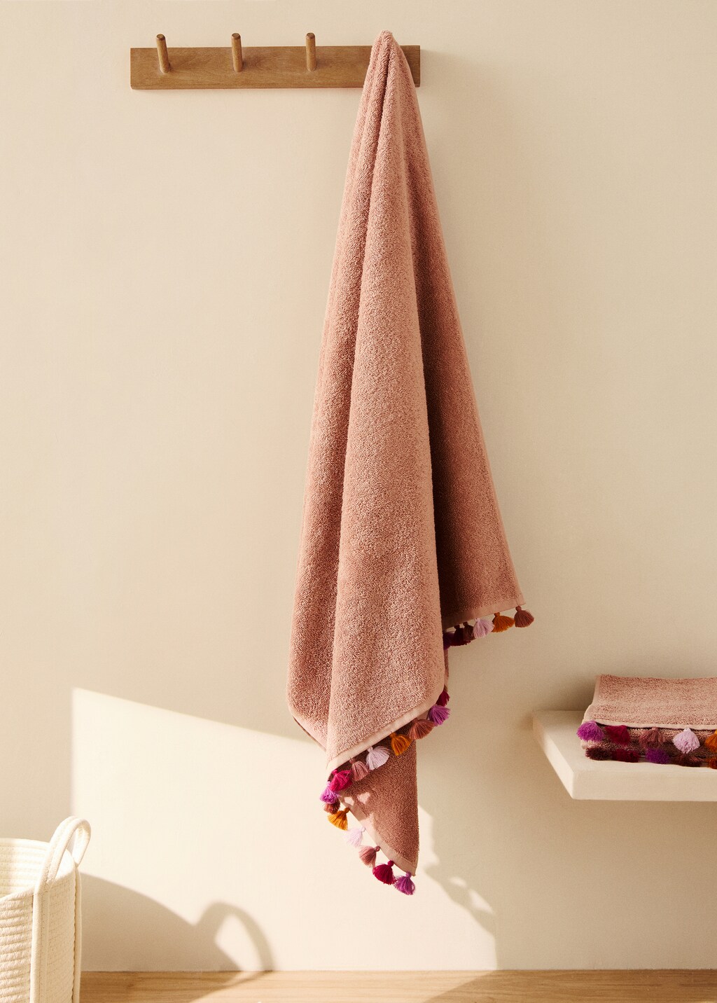 Cotton children's multi-coloured bath towel with pompoms