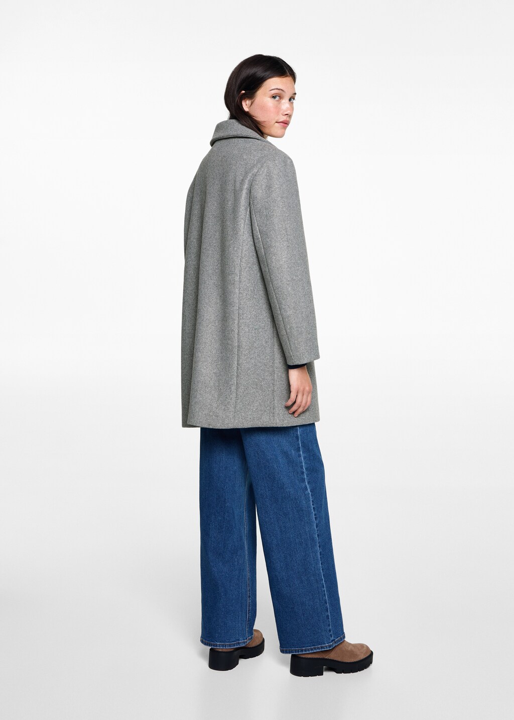 Cloth coat with pockets 9 Cloth coat with pockets