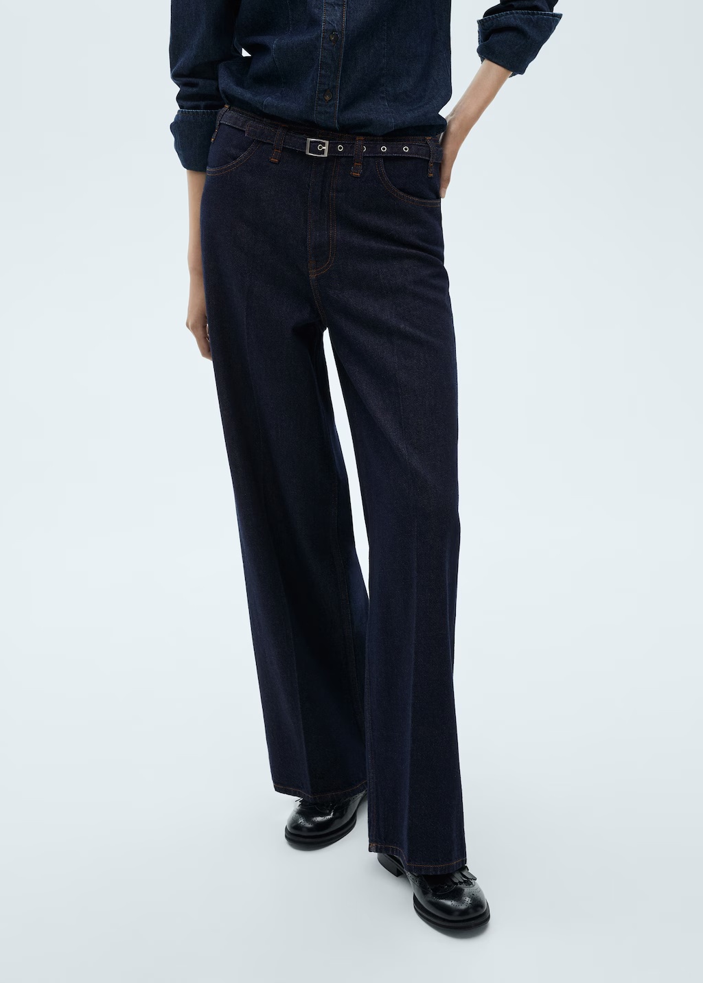 Rinse-wash wide leg jeans with belt