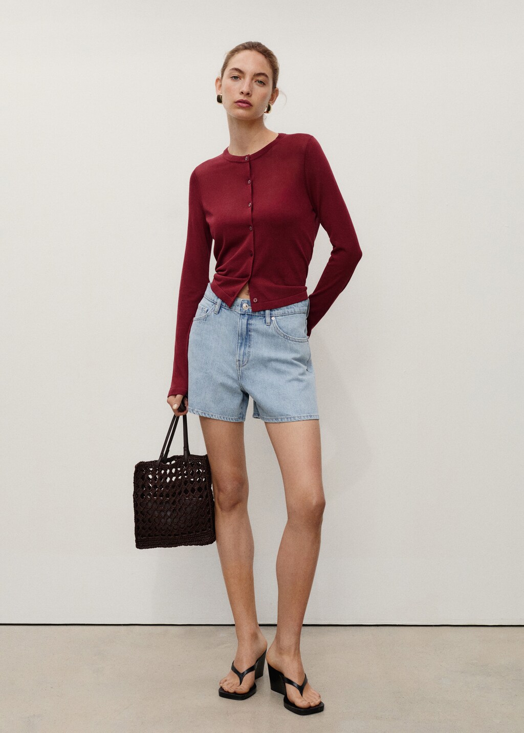 High-waisted straight-fit denim shorts 3 High-waisted straight-fit denim shorts