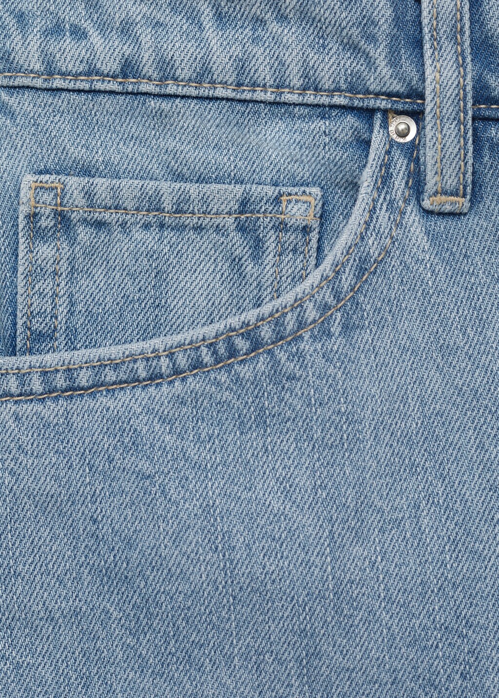High-waisted straight-fit denim shorts 9 High-waisted straight-fit denim shorts