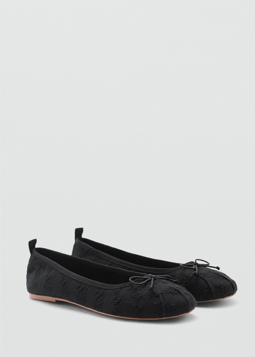 Embroidered ballet flats with bow