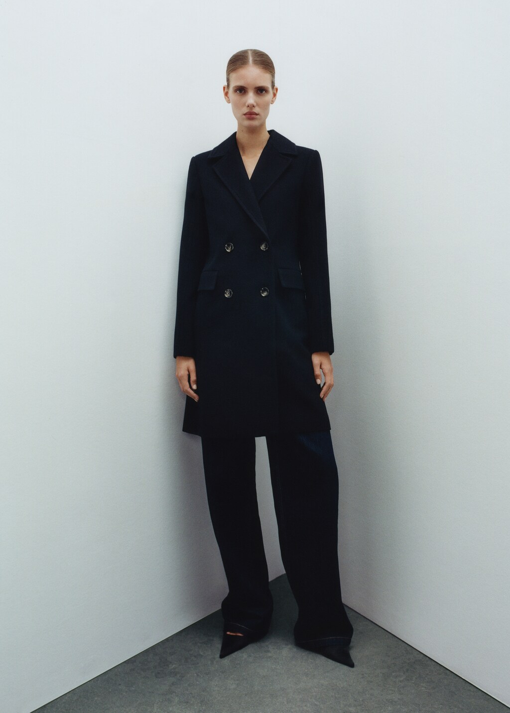 Double-breasted wool coat 10 Double-breasted wool coat