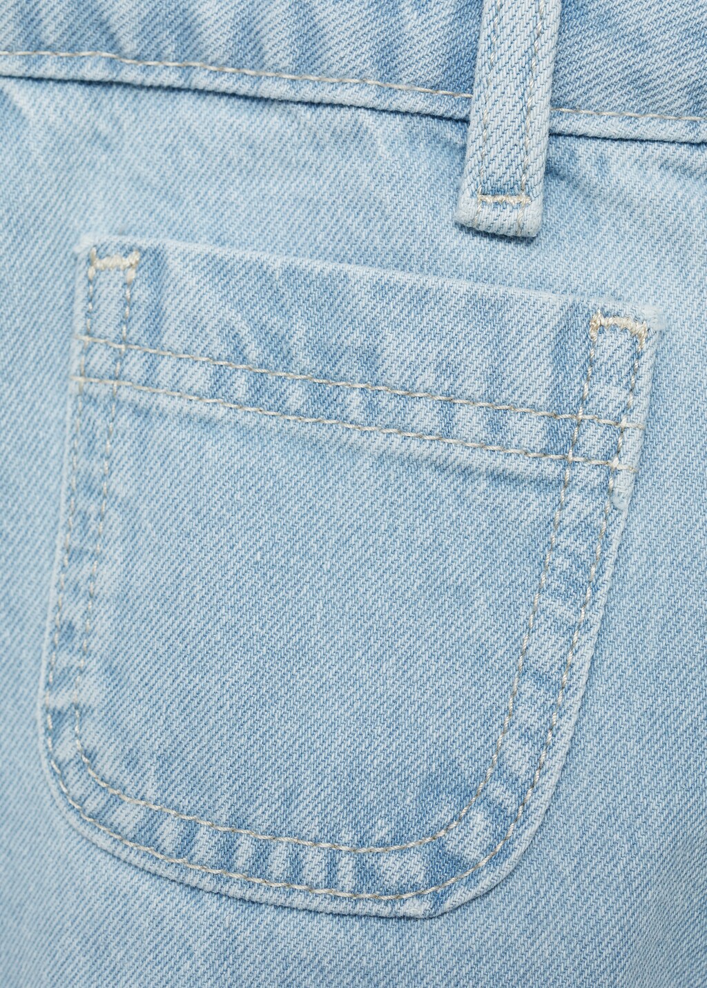 Denim shorts with pockets 3 Denim shorts with pockets