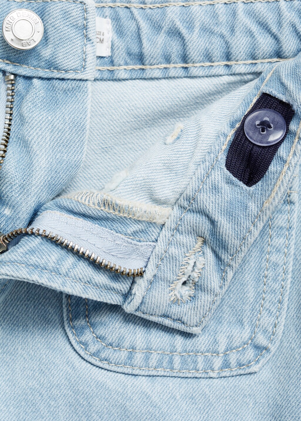 Denim shorts with pockets 5 Denim shorts with pockets