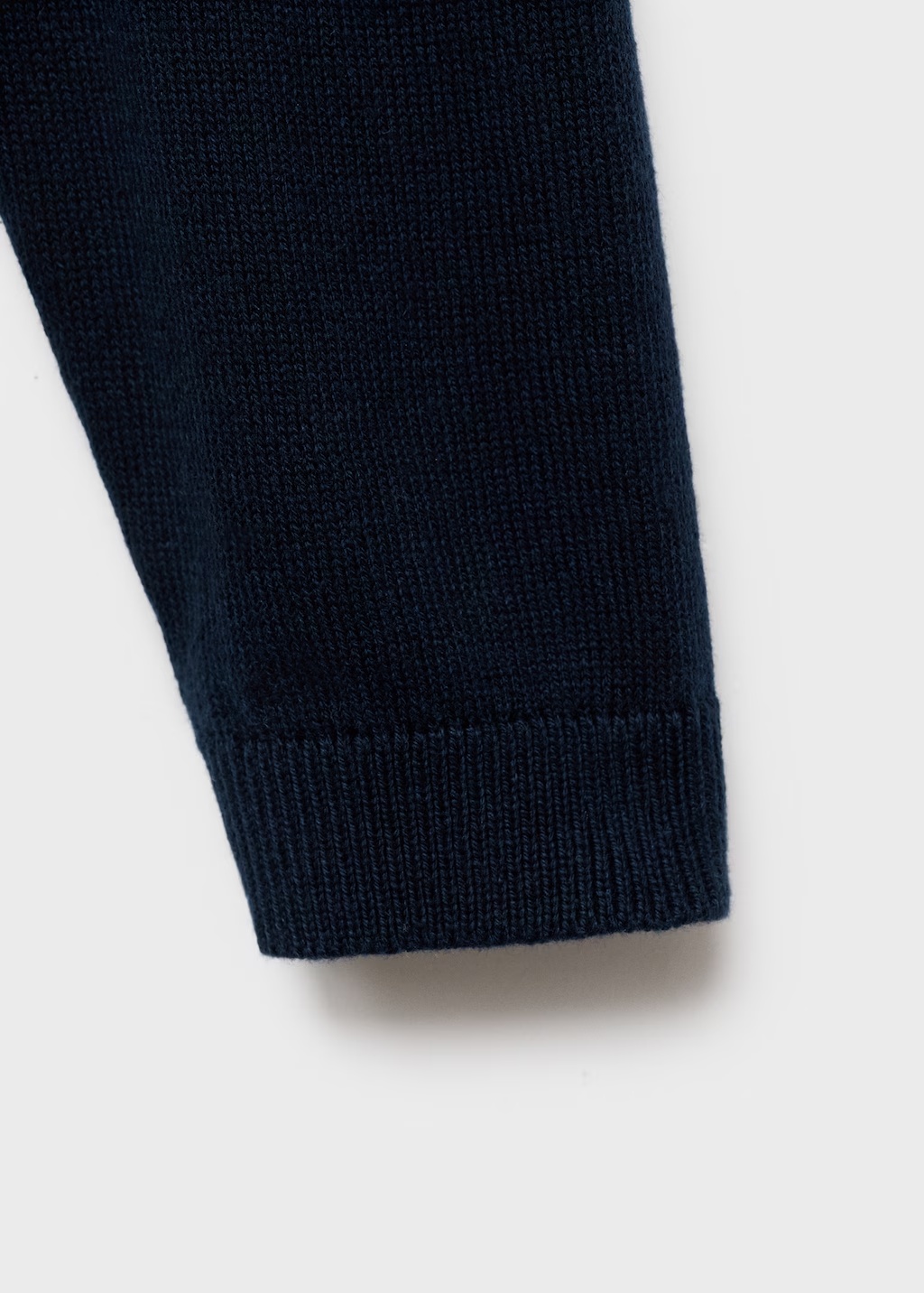 Knitted sweater with ribbed details 3 Knitted sweater with ribbed details