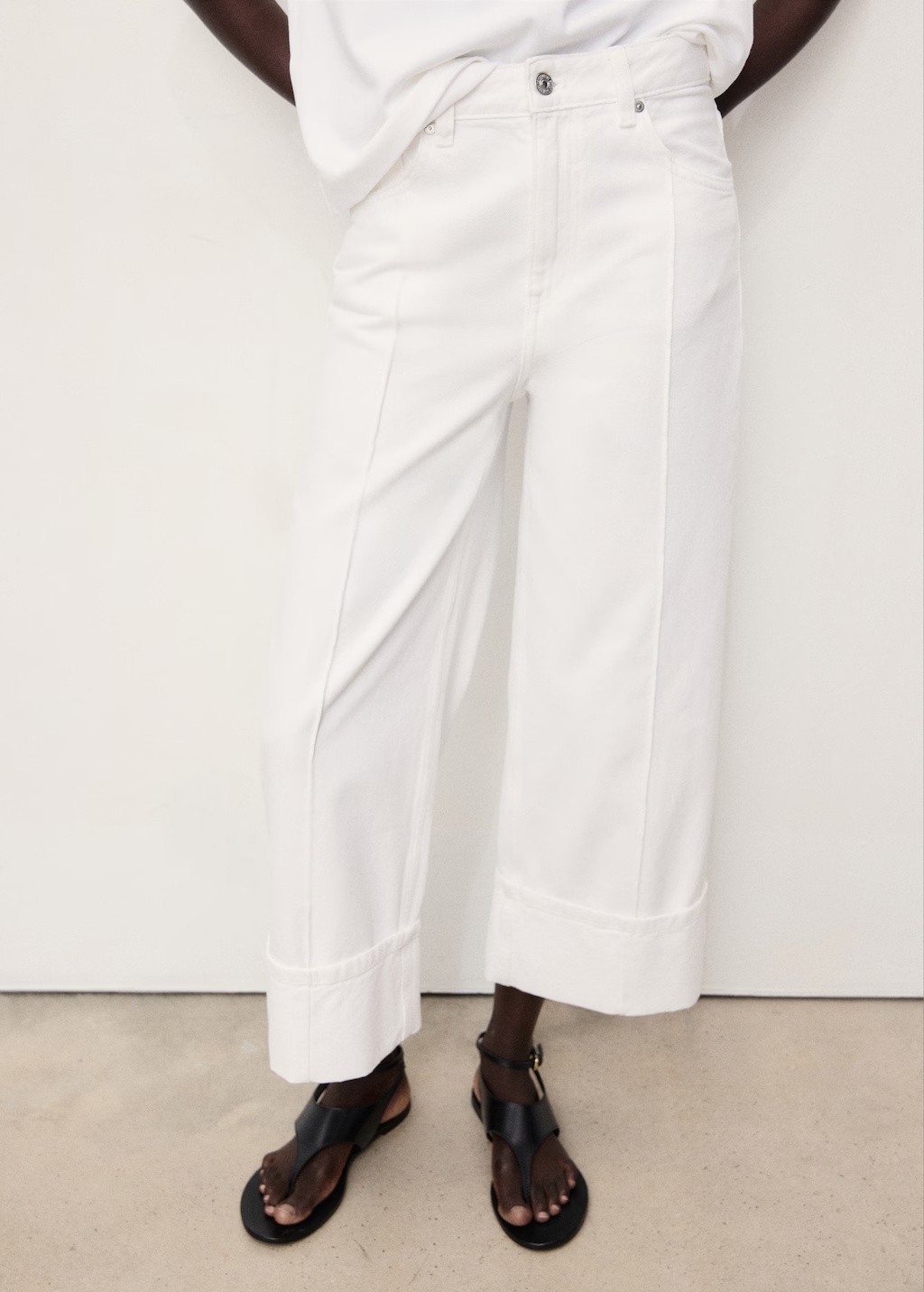 Wide leg cropped jeans with turned-up hem