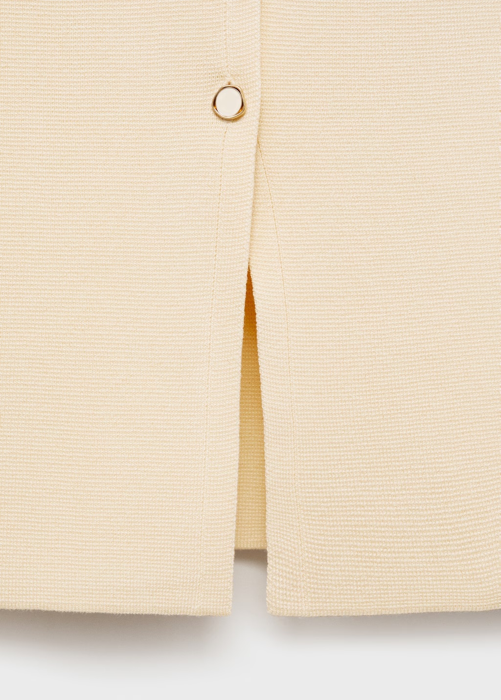 Fine-knit vest with buttons 7 Fine-knit vest with buttons