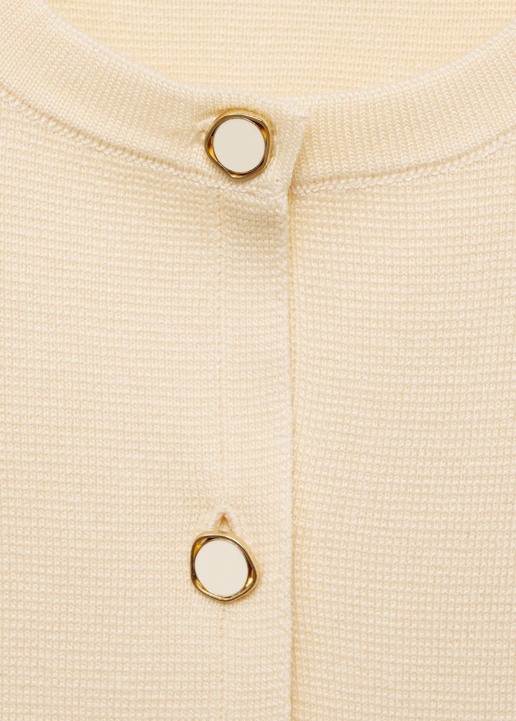 Fine-knit vest with buttons 9 Fine-knit vest with buttons