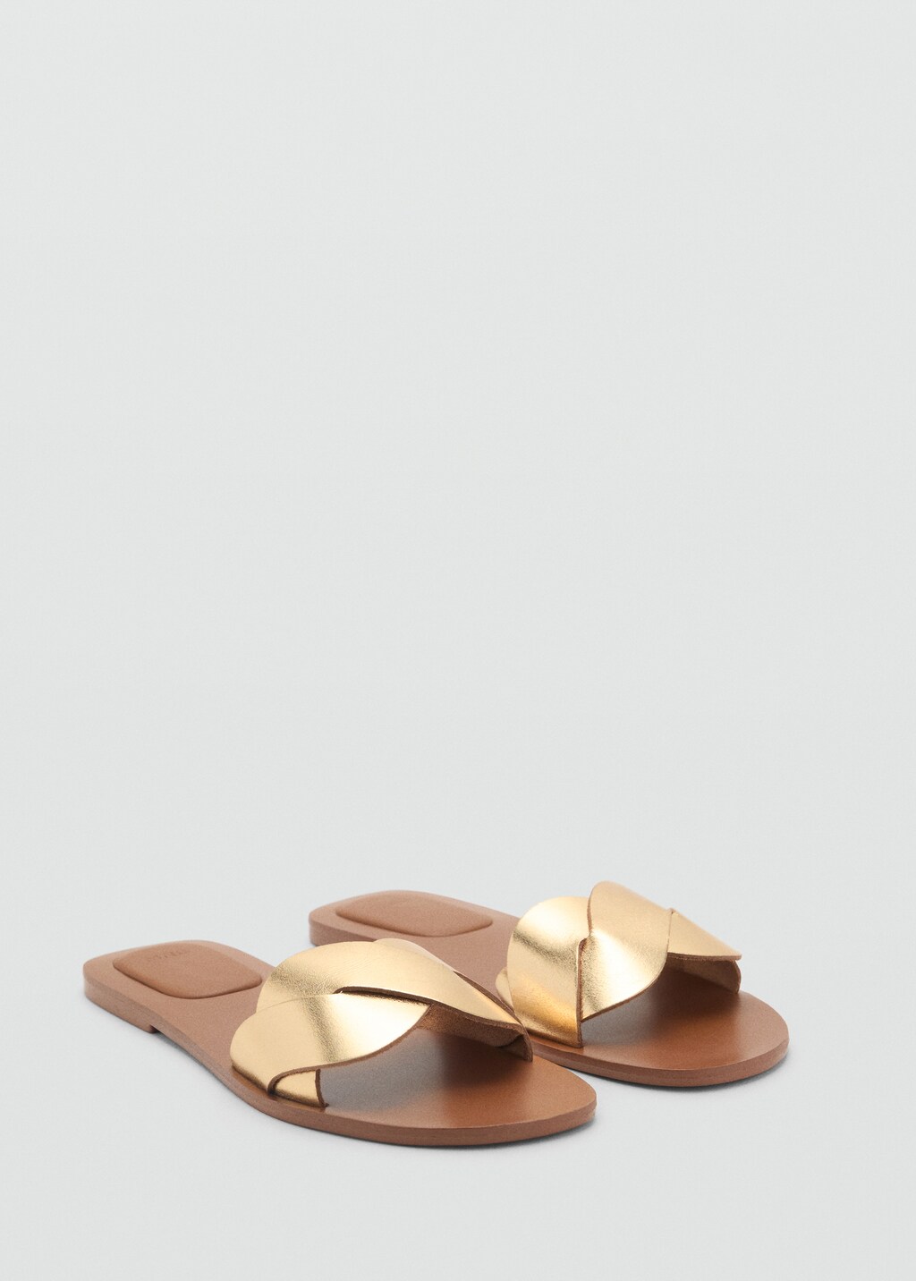 Leather straps sandals